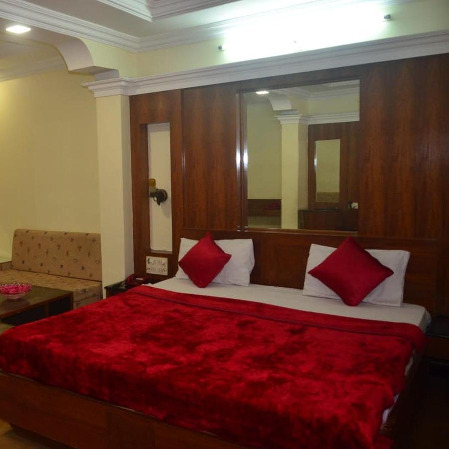 Hotel Poonam Rāipur Dış mekan fotoğraf